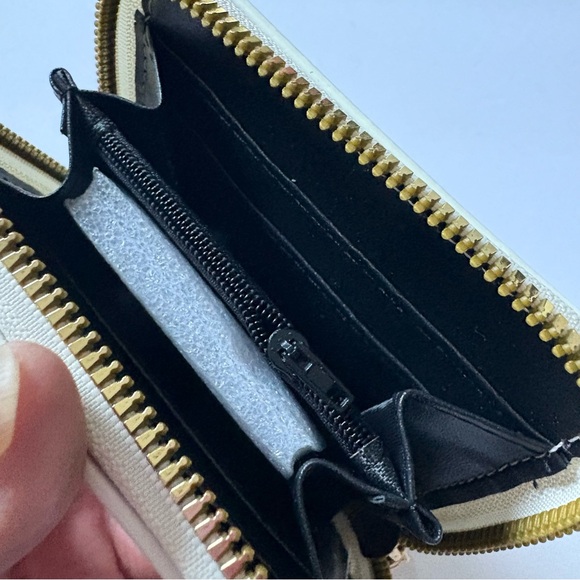 Hello Kitty  Wallet - Picture 5 of 7